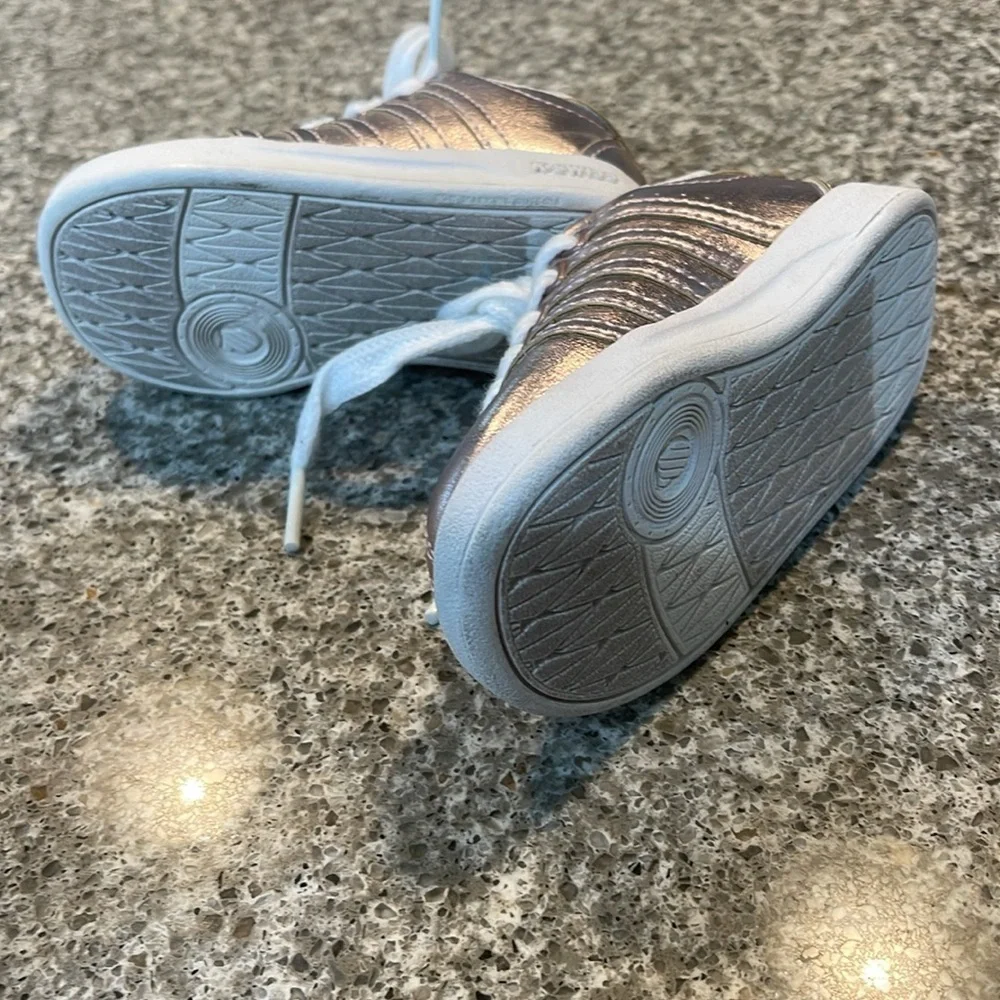 NWT Baby K-Swiss soft metallic pink size 5